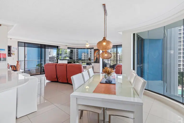 Open plan living - 1 bedroom superior ocean/garden view