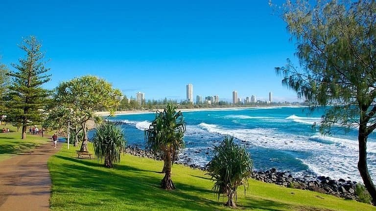 burleigh heads beach